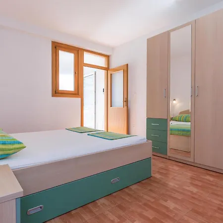 Apartman 08
