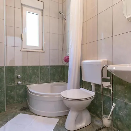 Apartman 08