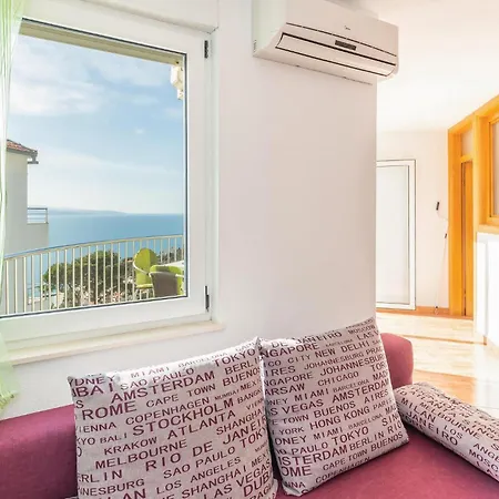 Apartman 08 *