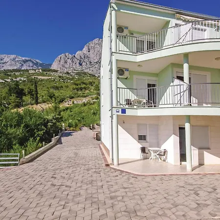 08 Apartman Krvavica